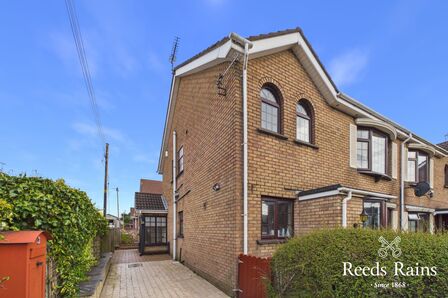 Braemar Court, 2 bedroom Flat for sale, &pound;110,000