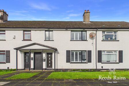 4 bedroom Mid Terrace House for sale