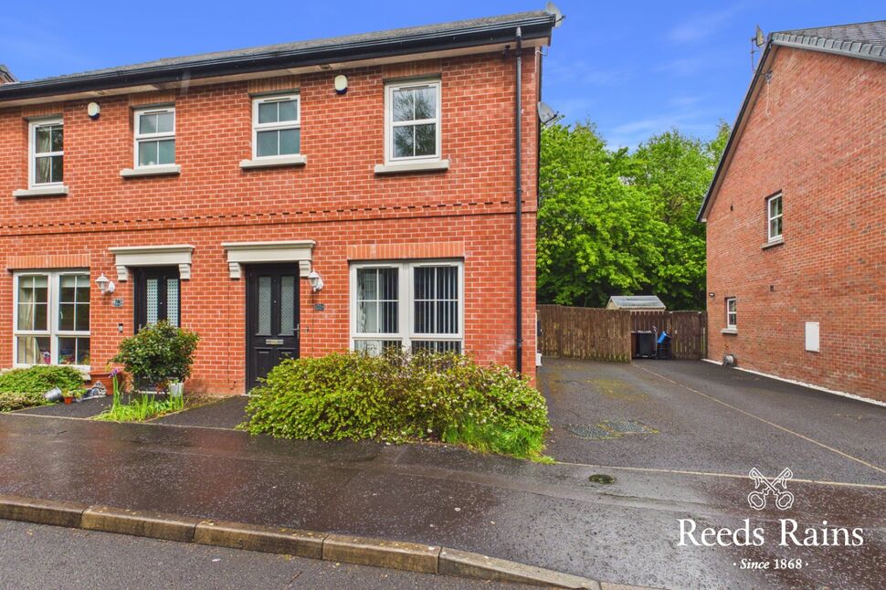 3 bedroom Semi Detached House for sale
