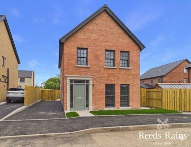 Stonebridge Park, 4 bedroom Detached House for sale, &pound;375,000