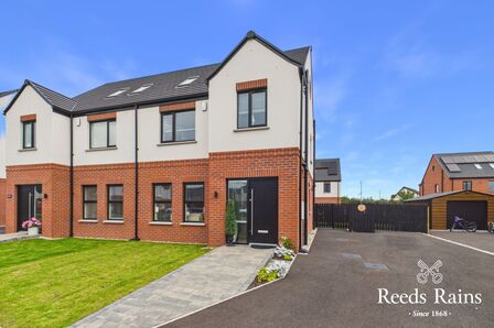 4 bedroom Semi Detached House for sale