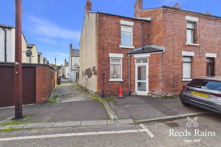 2 bedroom End Terrace House for sale