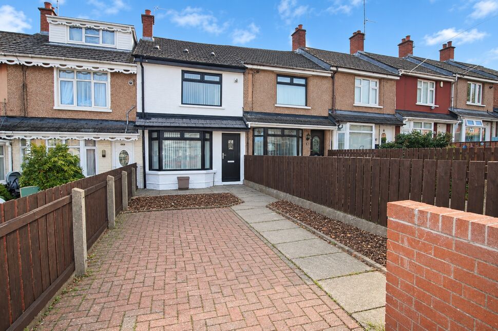 2 bedroom Mid Terrace House for sale