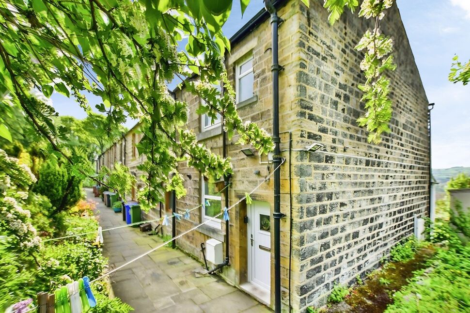 2 bedroom End Terrace House for sale