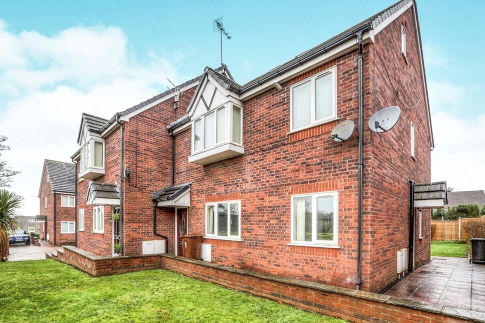 Main image of 2 bedroom Flat to rent, Green Lane, Hadfield, Derbyshire, SK13