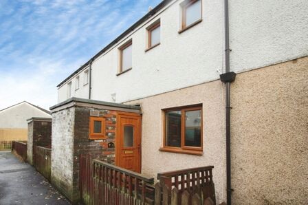 Rowarth Avenue, 3 bedroom Mid Terrace House to rent, &pound;950 pcm