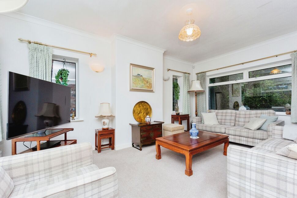 5 bedroom Detached House for sale, Woodhead Road, Glossop, SK13 £595,000