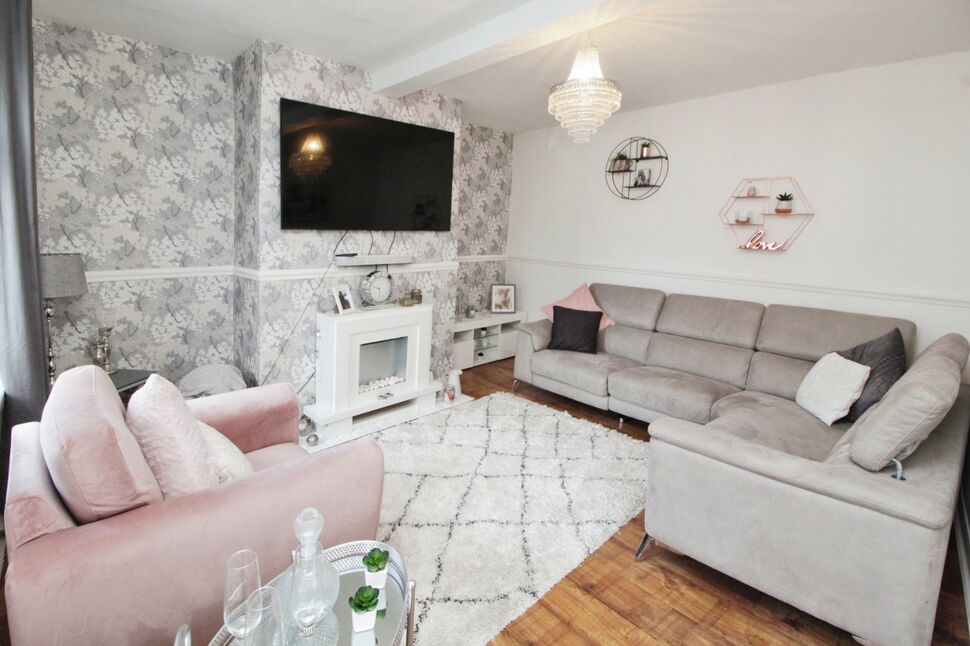 3 bedroom End Terrace House for sale, Marple Road, Charlesworth, SK13