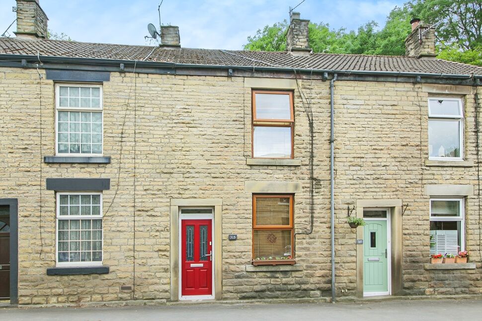 3 bedroom Mid Terrace House for sale, Surrey Street, Glossop, SK13 £
