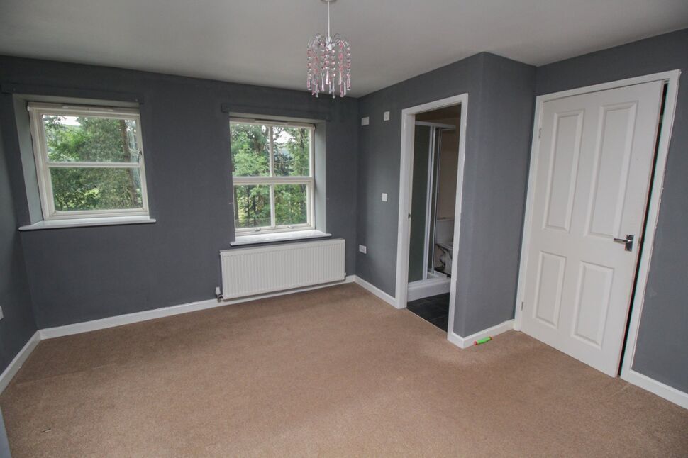 3 bedroom Mid Terrace House for sale, Crowden, Glossop, SK13 £260,000