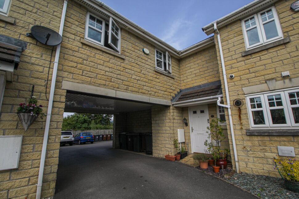 3 bedroom Mid Terrace House for sale, Heron Close, Glossop, SK13 £215,000