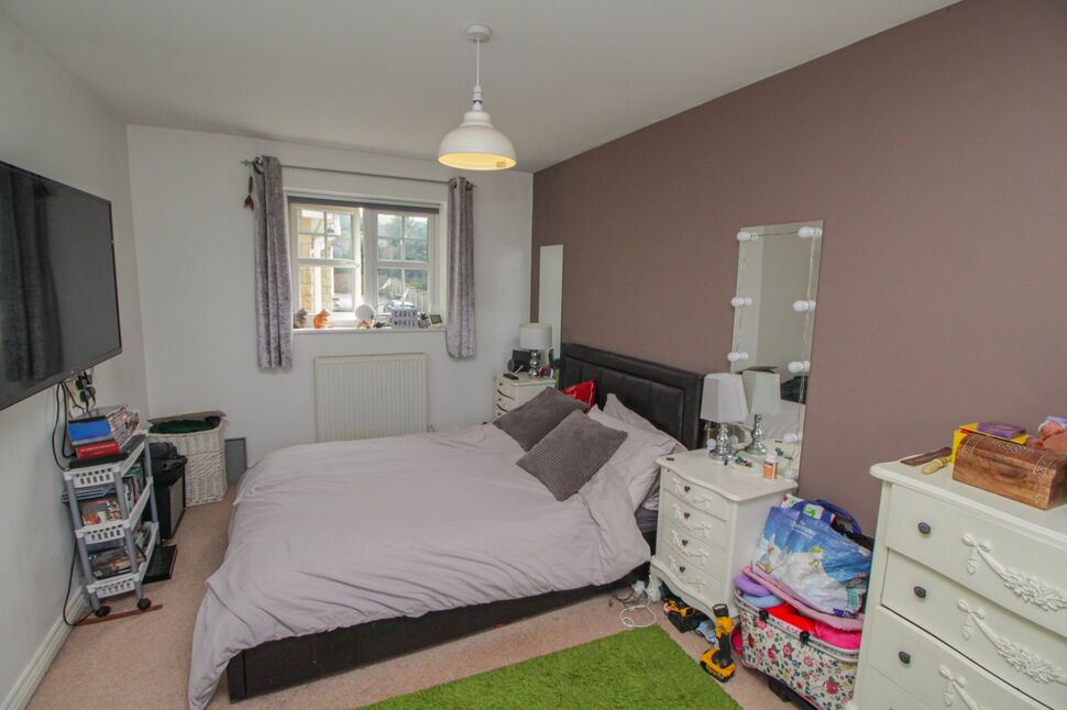 3 bedroom Mid Terrace House for sale, Heron Close, Glossop, SK13 £215,000