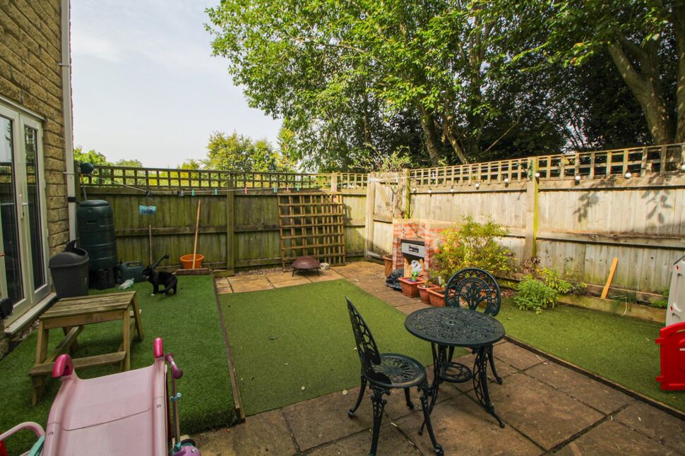 3 bedroom Mid Terrace House for sale, Heron Close, Glossop, SK13 £215,000