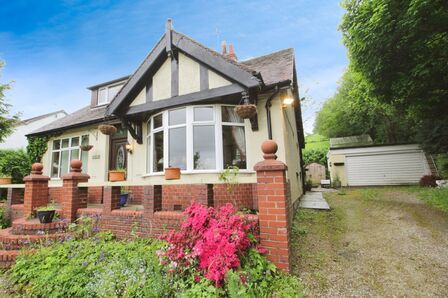 Edge Lane, 4 bedroom Detached House for sale, £445,000