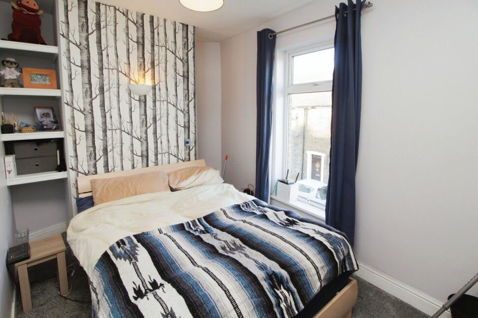 2 bedroom End Terrace House for sale, Duke Street, Glossop, SK13 £155,000