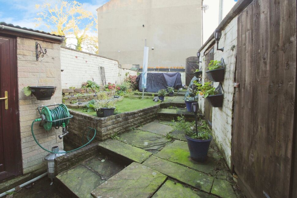 2 bedroom End Terrace House for sale, Duke Street, Glossop, SK13 £155,000
