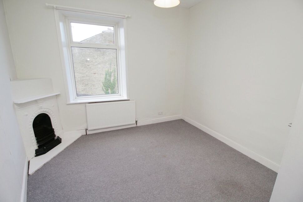 3 bedroom End Terrace House for sale, Duke Street, Glossop, SK13 £240,000