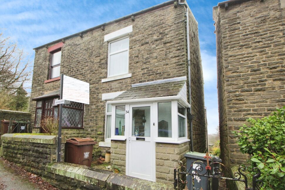 3 bedroom Mid Terrace House for sale, Heron Close, Glossop, SK13 £215,000