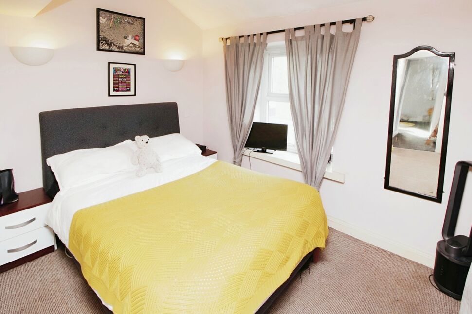 2 bedroom End Terrace House for sale, Mottram Moor, Hollingworth, SK14