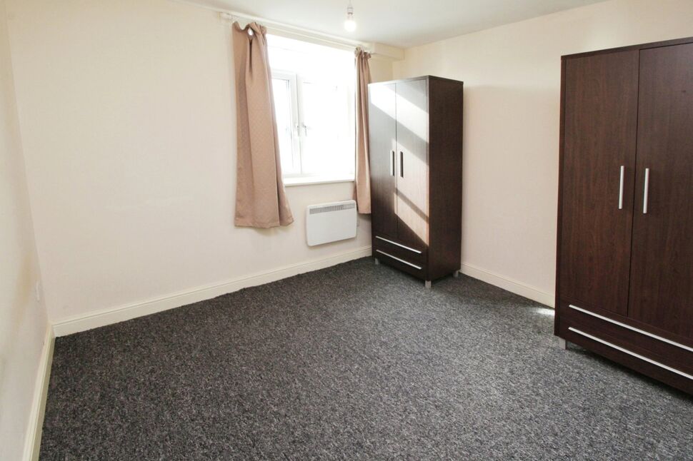 2 bedroom Flat for sale, Glossop Brook Road, Glossop, SK13 £120,000