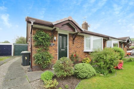Leicester Drive, 2 bedroom Semi Detached Bungalow for sale, £280,000