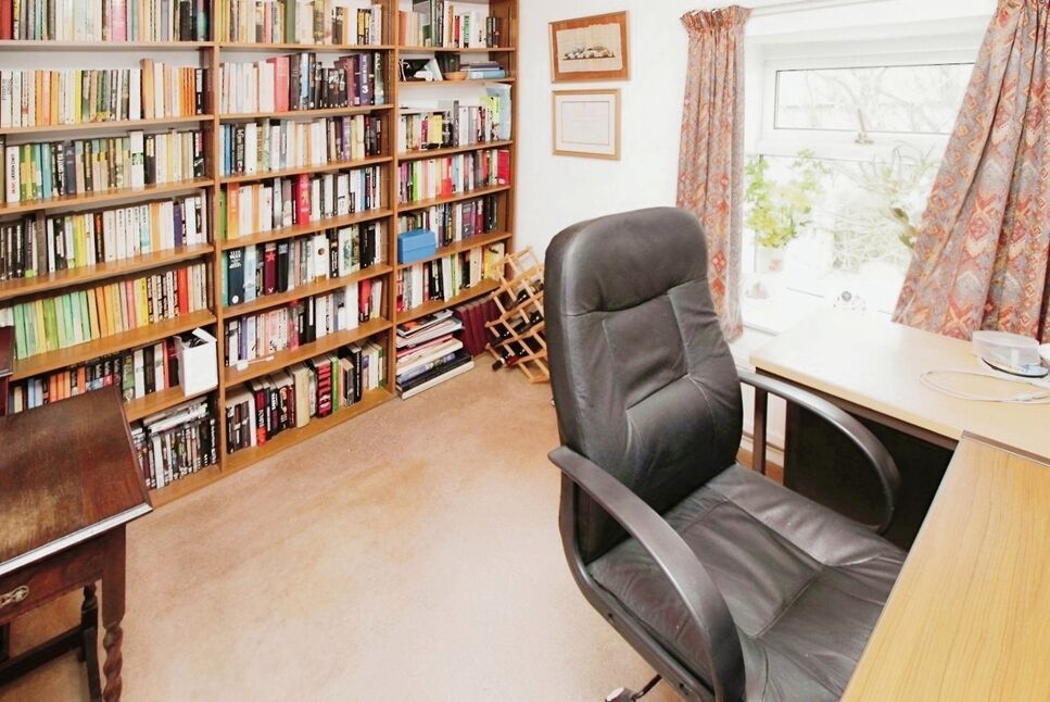 3 bedroom End Terrace House for sale, Marple Road, Charlesworth, SK13