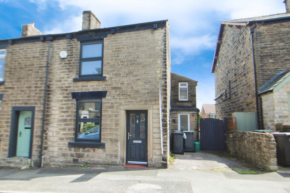 Main image of 2 bedroom End Terrace House for sale, Simmondley Lane, Glossop, Derbyshire, SK13