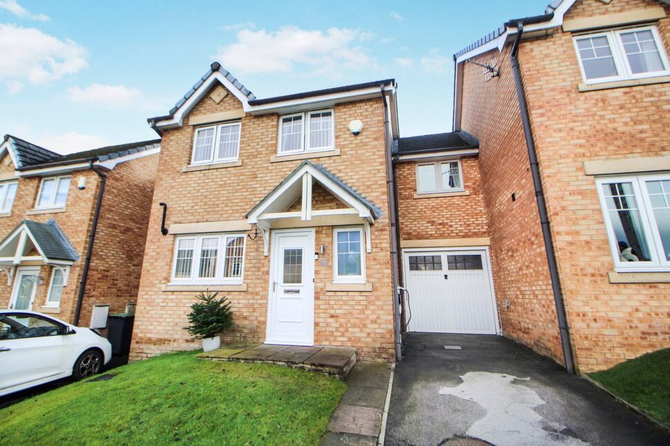 Main image of 3 bedroom Link Detached House for sale, Kingfisher Way, Glossop, Derbyshire, SK13