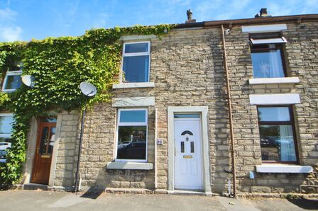 2 bedroom Mid Terrace House for sale