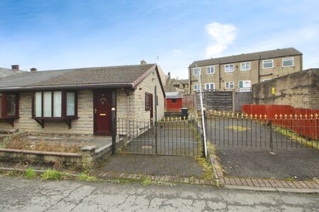 Queen Street, 2 bedroom Semi Detached Bungalow for sale, £170,000