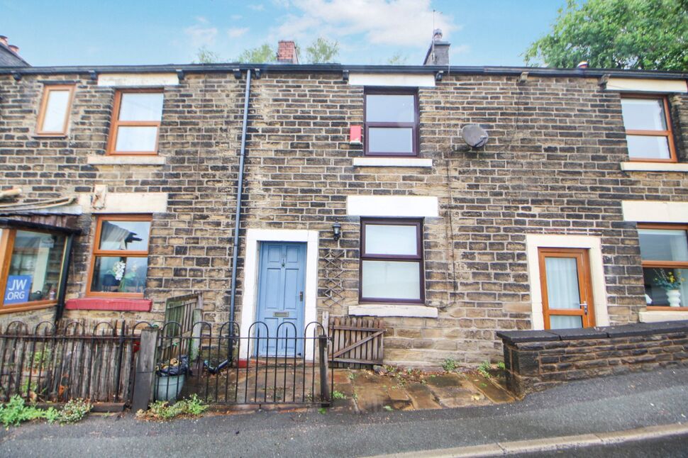 2 bedroom Mid Terrace House for sale