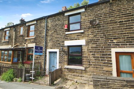 2 bedroom Mid Terrace House for sale