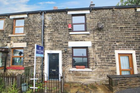 Woodhead Road, 2 bedroom Mid Terrace House for sale, £160,000