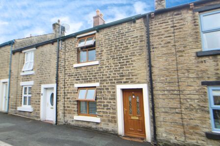 High Street East, 2 bedroom Mid Terrace House for sale, £200,000