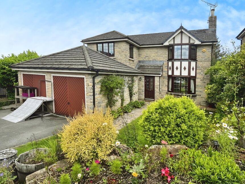Main image of 4 bedroom Detached House for sale, The Oaks, Glossop, Derbyshire, SK13