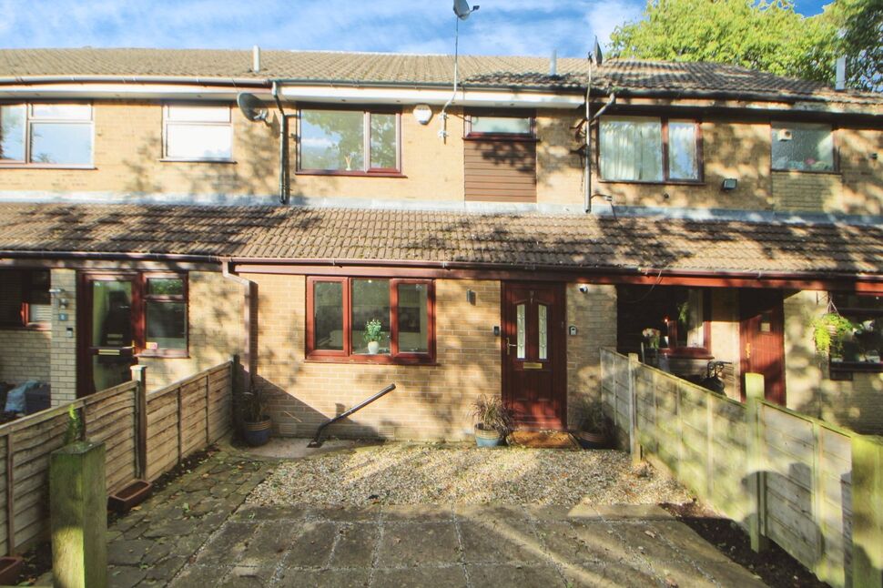 Main image of 3 bedroom Mid Terrace House for sale, Simmondley Grove, Glossop, Derbyshire, SK13