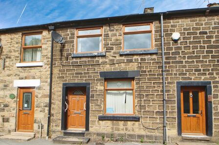 2 bedroom Mid Terrace House for sale