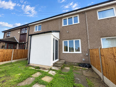 John Kennedy Road, 3 bedroom Mid Terrace House to rent, &pound;1,250 pcm