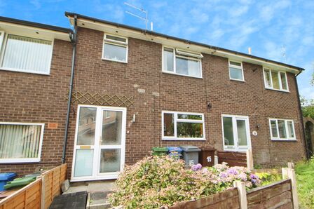3 bedroom Mid Terrace House for sale