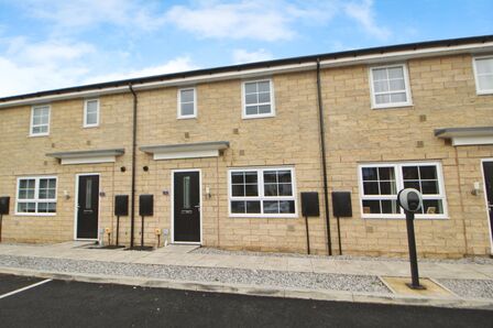 Atherton Court, 2 bedroom Mid Terrace House to rent, £975 pcm