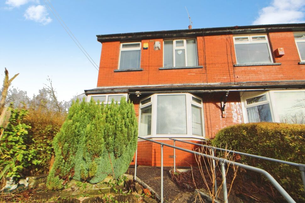 Main image of 2 bedroom End Terrace House for sale, Cottage Lane, Glossop, Derbyshire, SK13