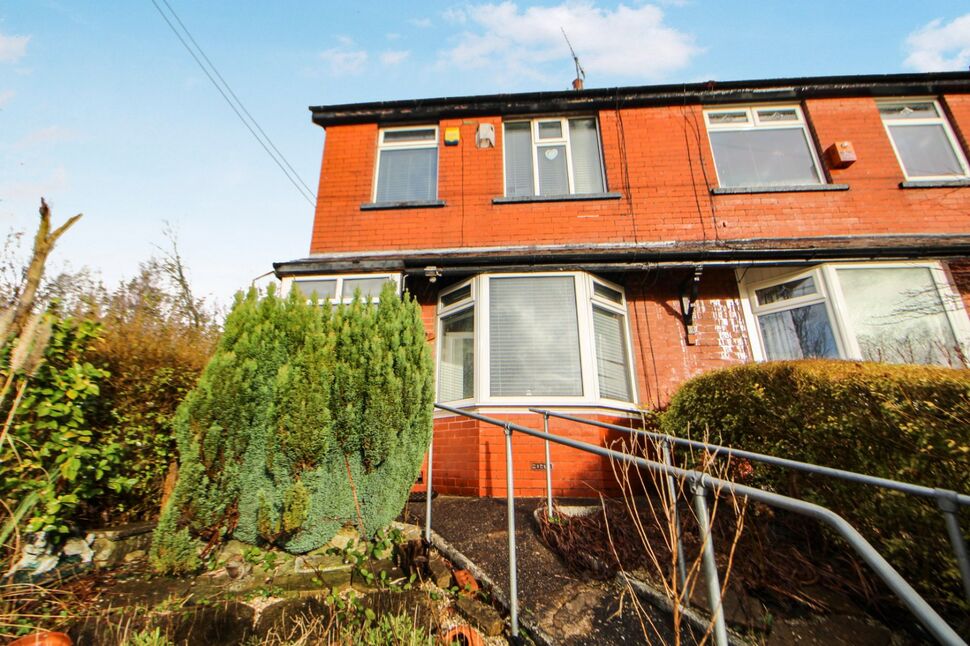 Main image of 2 bedroom End Terrace House for sale, Cottage Lane, Glossop, Derbyshire, SK13