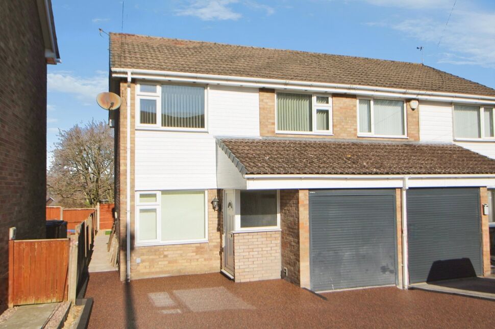 Main image of 4 bedroom Semi Detached House to rent, Longmoor Road, Glossop, Derbyshire, SK13