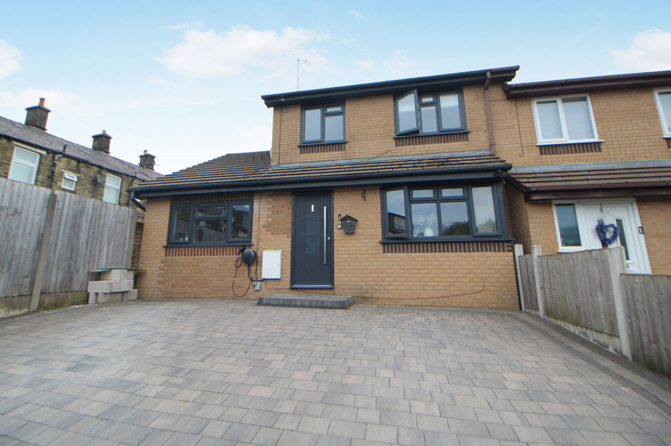 Main image of 3 bedroom Semi Detached House for sale, Ashton Gardens, Glossop, Derbyshire, SK13
