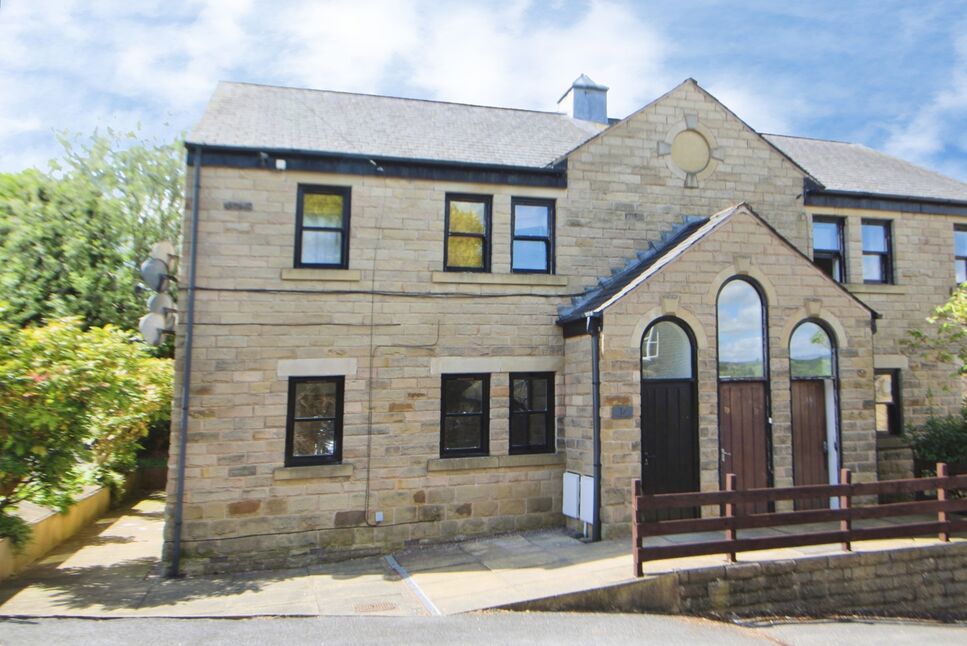 Main image of 3 bedroom Flat to rent, Victoria Street, Glossop, Derbyshire, SK13