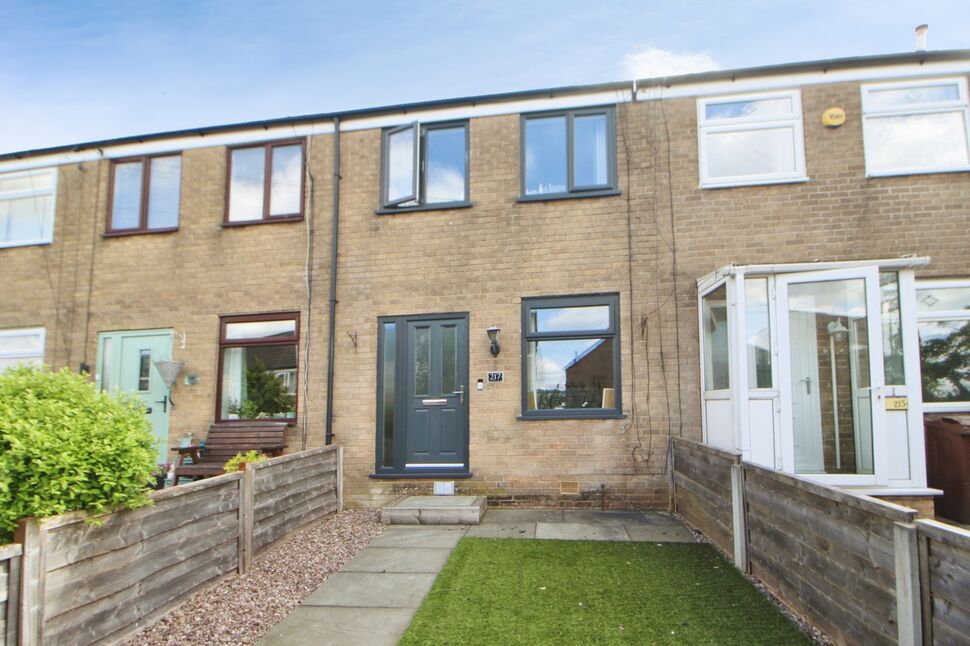 2 bedroom Mid Terrace House for sale