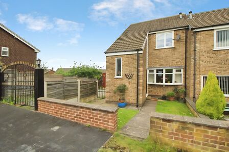 Simons Walk, 2 bedroom End Terrace House for sale, &pound;225,000