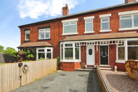 2 bedroom Mid Terrace House for sale