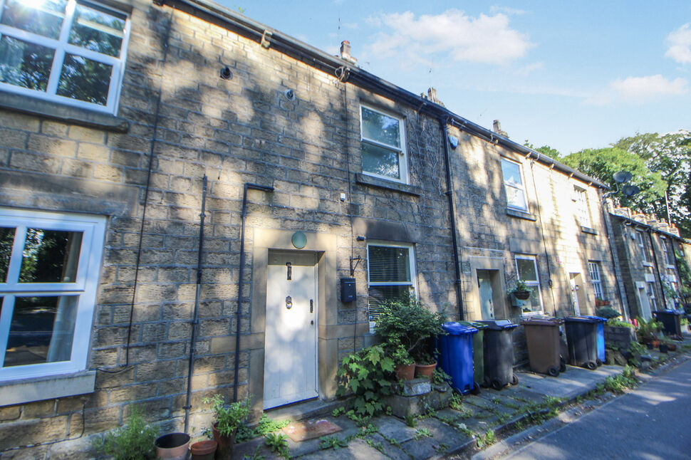 2 bedroom Mid Terrace House for sale