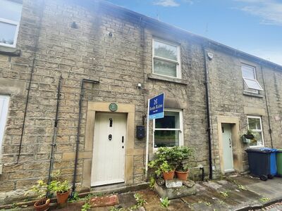 2 bedroom Mid Terrace House for sale